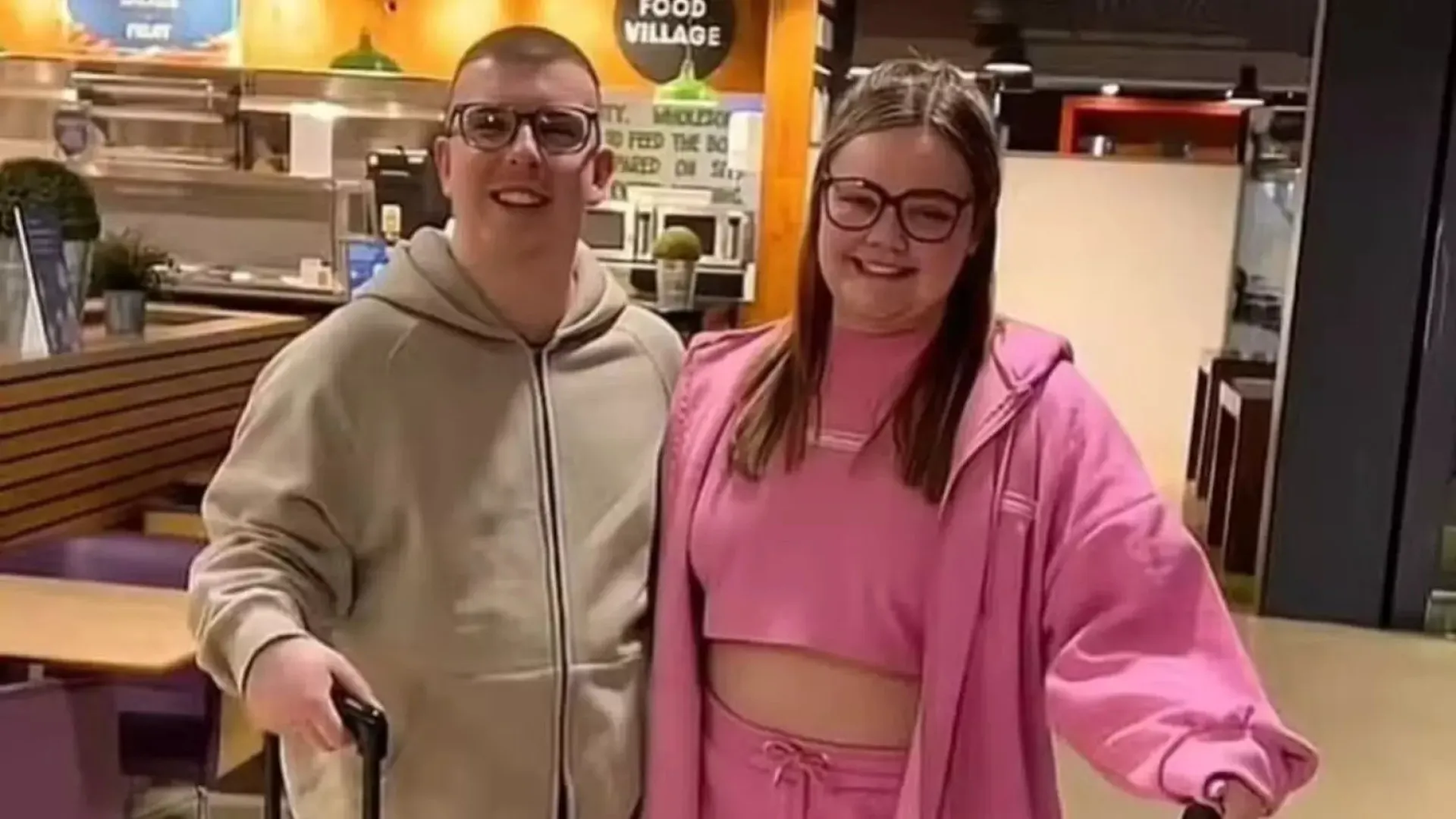 Influencer tem viagem dos sonhos cancelada após expor passagens online