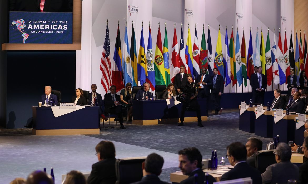 Cúpula das Américas é adiada em meio a tensão na região