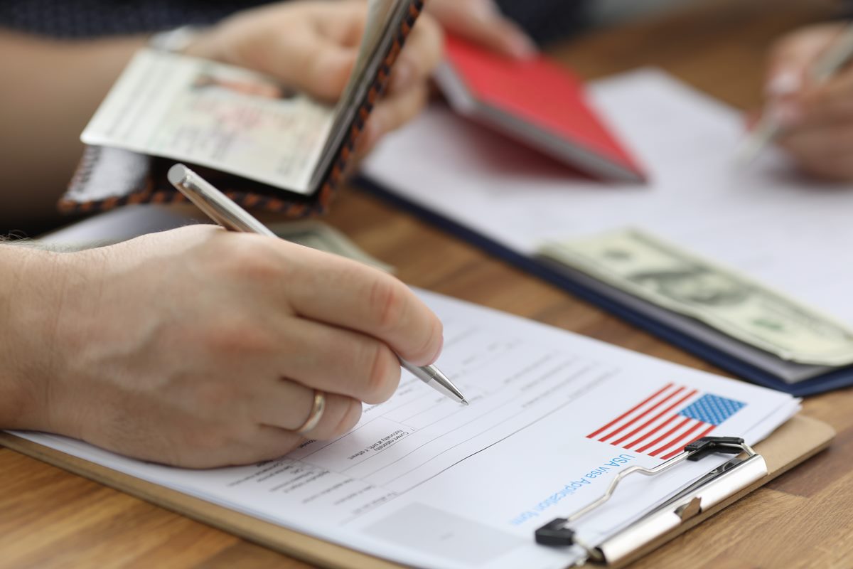 Estados Unidos abrem 42 mil vagas de emprego no setor privado