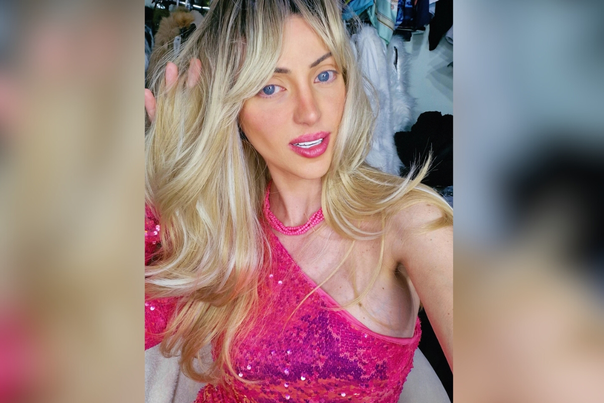 Mãe da “Barbie humana” contesta causa da morte da filha
