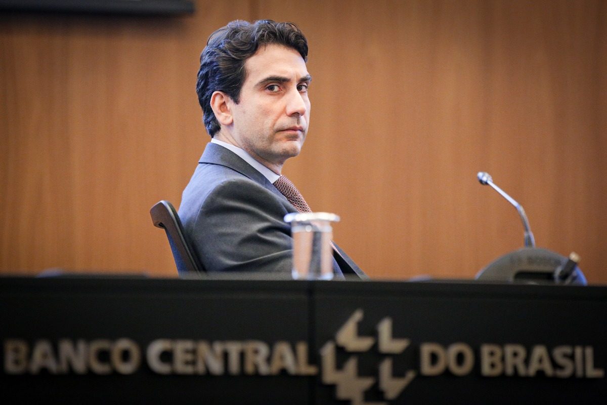 Galípolo vai ao Senado explicar acordo entre BC e Campos Neto