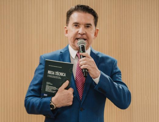 Sérgio Ricardo destaca papel do conhecimento na transformação do controle externo em lançamento de livros