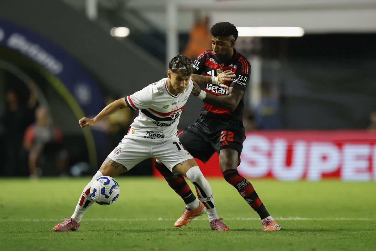 Em Santos, São Paulo e Flamengo empatam pelo Campeonato Brasileiro