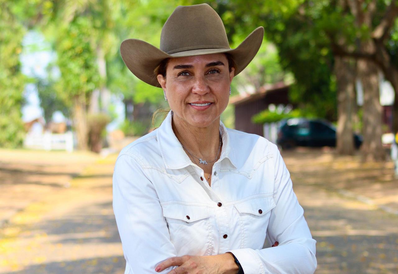 Mônica Ribeiro, 1ª presidente mulher da ABQM, é reeleita para comandar maior associação de equinos