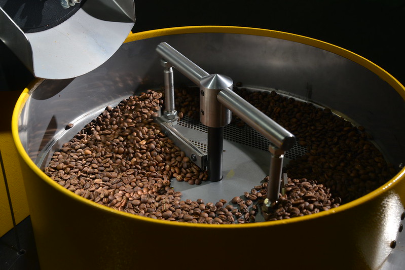 Microtorrefação em alta: Minas Gerais registra aumento de 48% em novos negócios nos primeiros oito meses de 2025