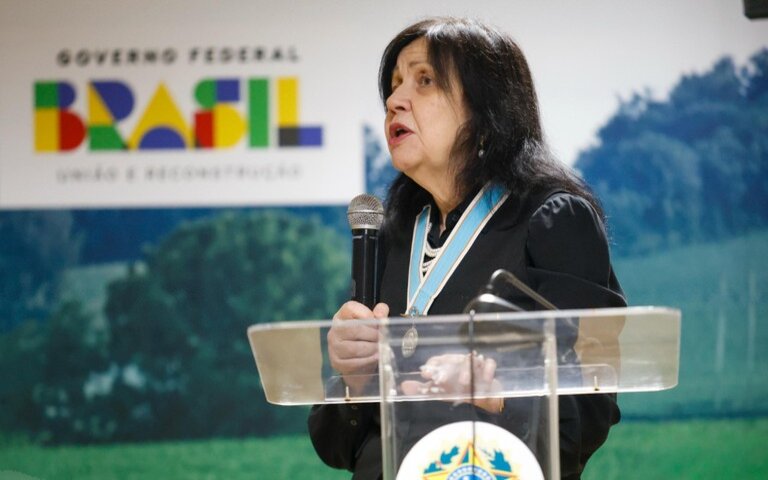 Mariangela Hungria recebe medalha por contribuição à agricultura sustentável