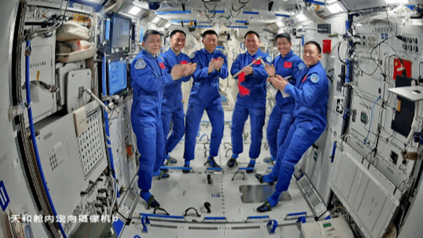 Astronautas chineses ficam presos no espaço; assista