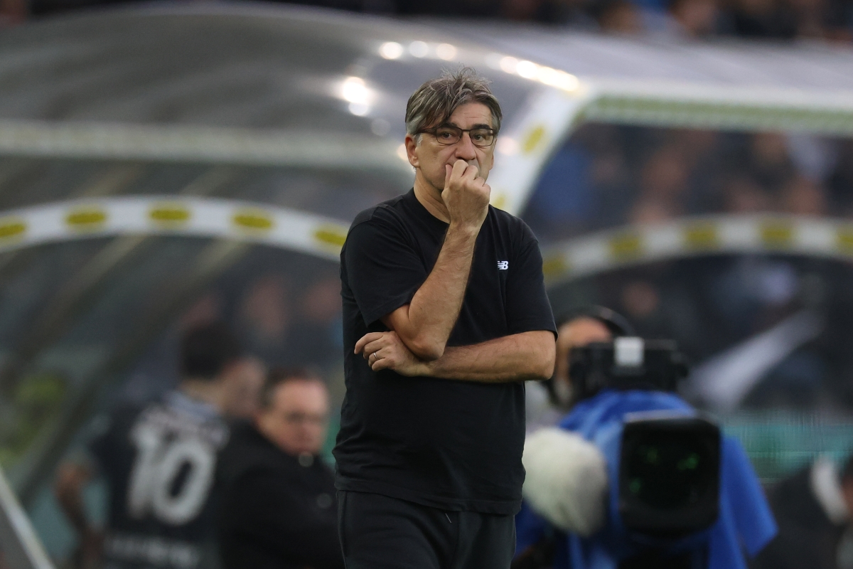 Champions League: técnico da Atalanta discute e empurra jogador; veja