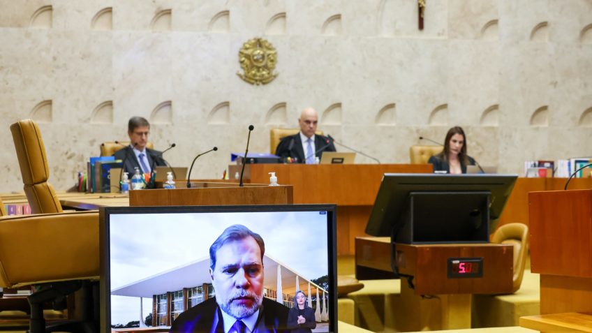 No STF, Toffoli diz que Brasil "deve muito” a Moraes