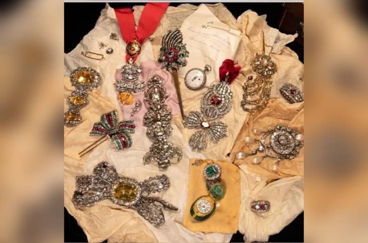 Joias perdidas da realeza austríaca reaparecem após 100 anos