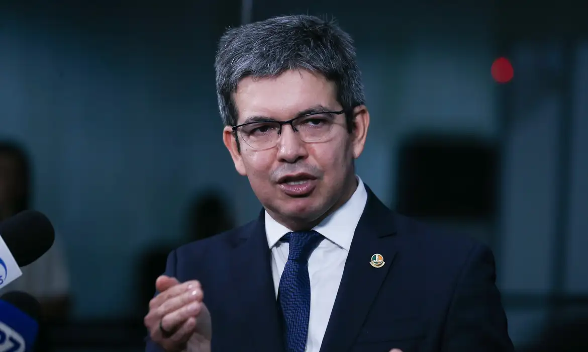 Randolfe: governo quer integrar polícias e penas duras contra facções