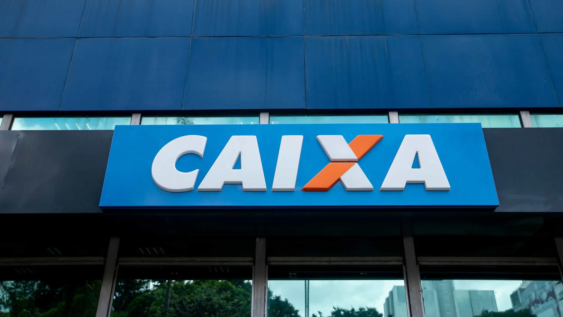 Caixa abre inscrições para concurso público com salários de até R$ 14.915; veja como participar