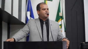 Lei incentiva o uso consciente da internet e combate à dependência digital nas escolas de Cuiabá