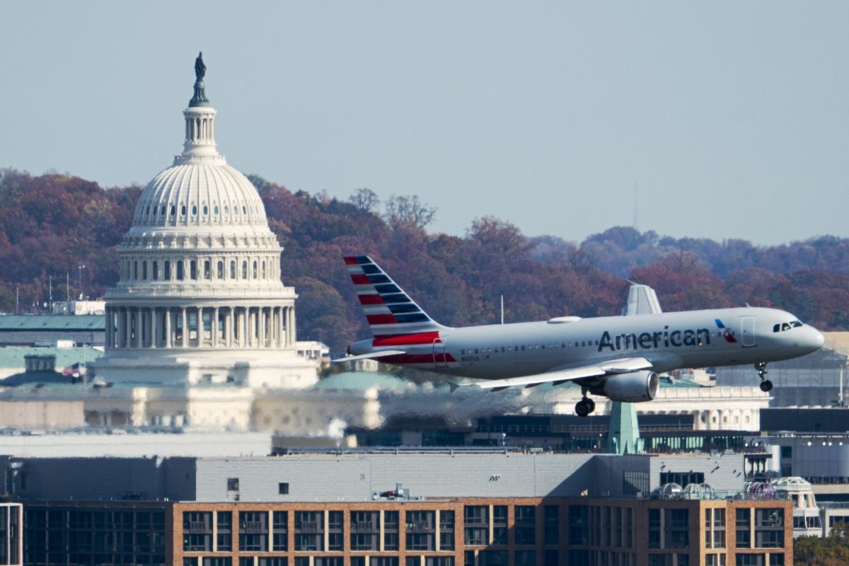 Shutdown: governo dos EUA nega motivação política em cortes de voos