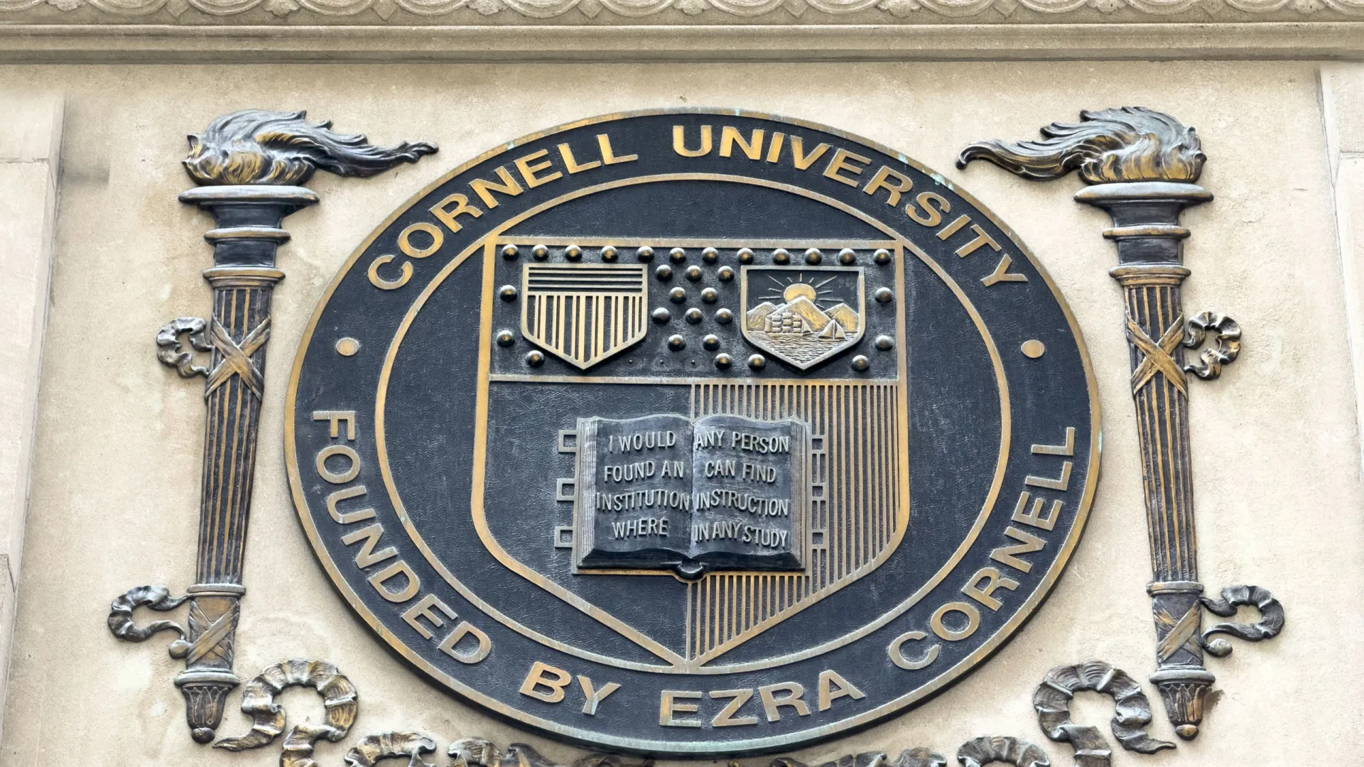 Universidade Cornell aceita pagar governo Trump para reaver R$ 1,3 bilhão em verbas