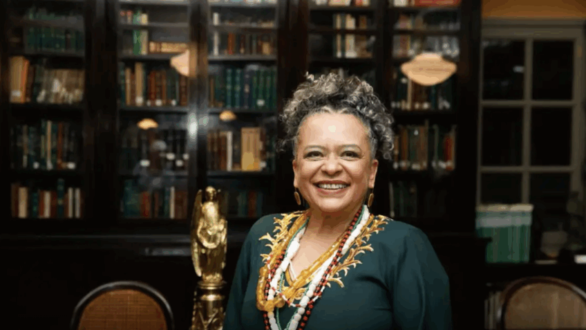Escritora Ana Maria Gonçalves toma posse na ABL como 1ª mulher negra