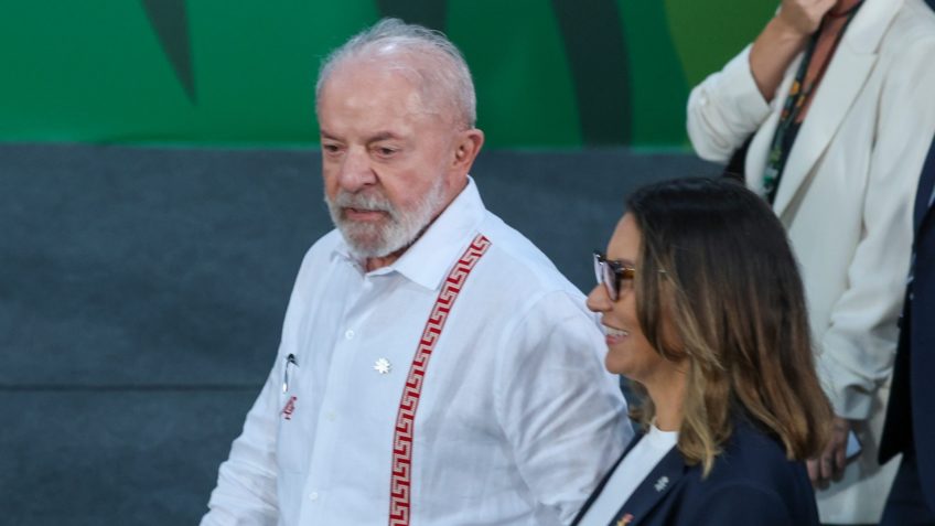 Lula visita estrutura da COP30, em Belém, antes de ida à Celac