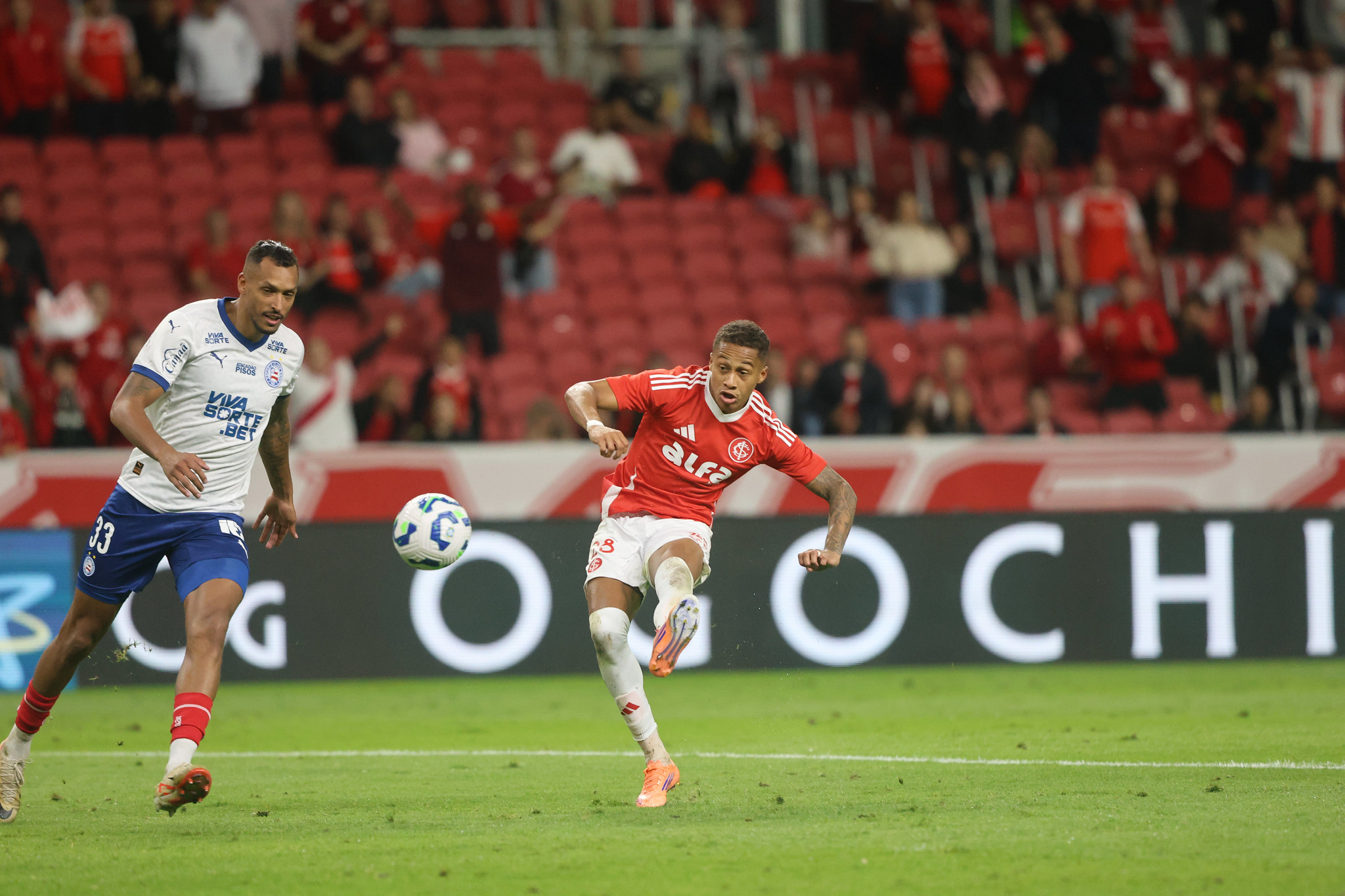 Internacional reclama de gol anulado na partida contra o Bahia; veja