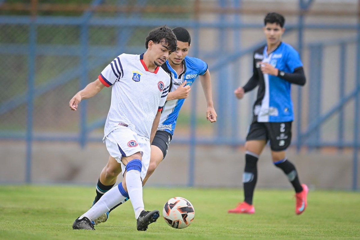 Penharol e Capital saem na frente nas semifinais do Candangão Sub-17