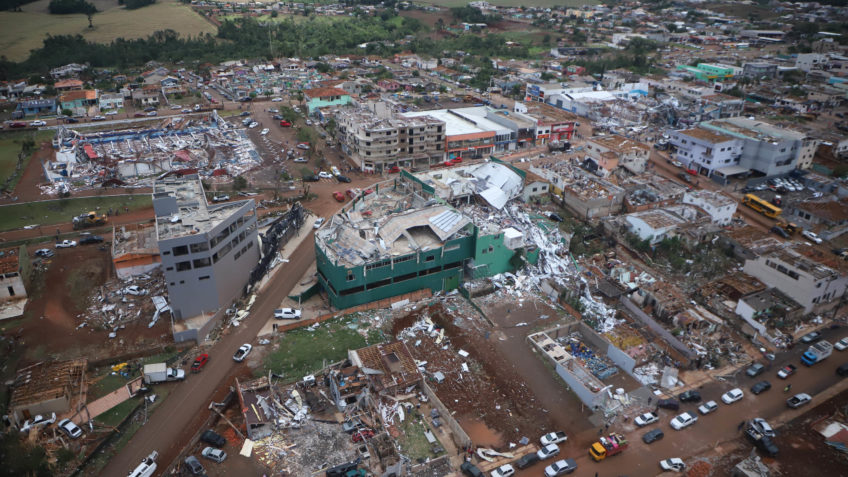 Paraná destina R$ 50 milhões para reconstruir cidade após tornado
