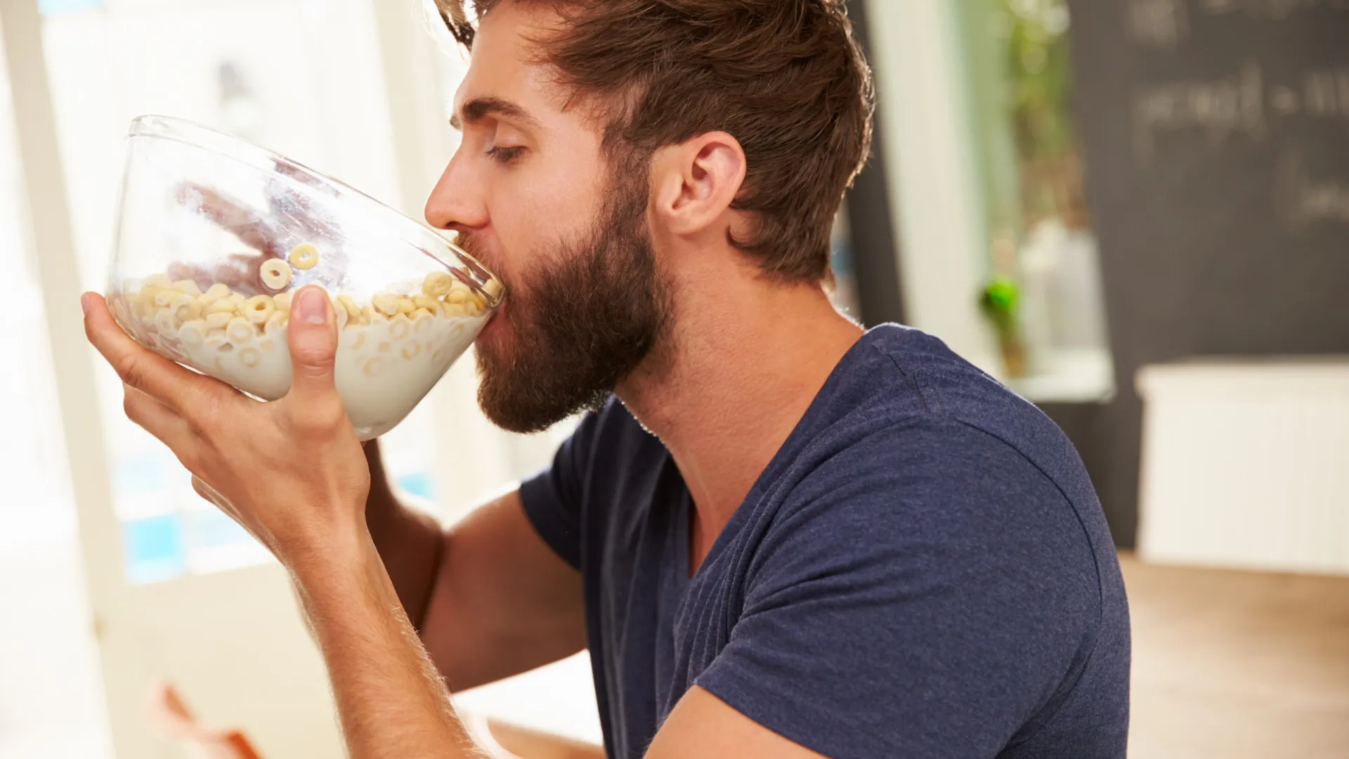 Erros no café da manhã que desaceleram o metabolismo e fazem engordar