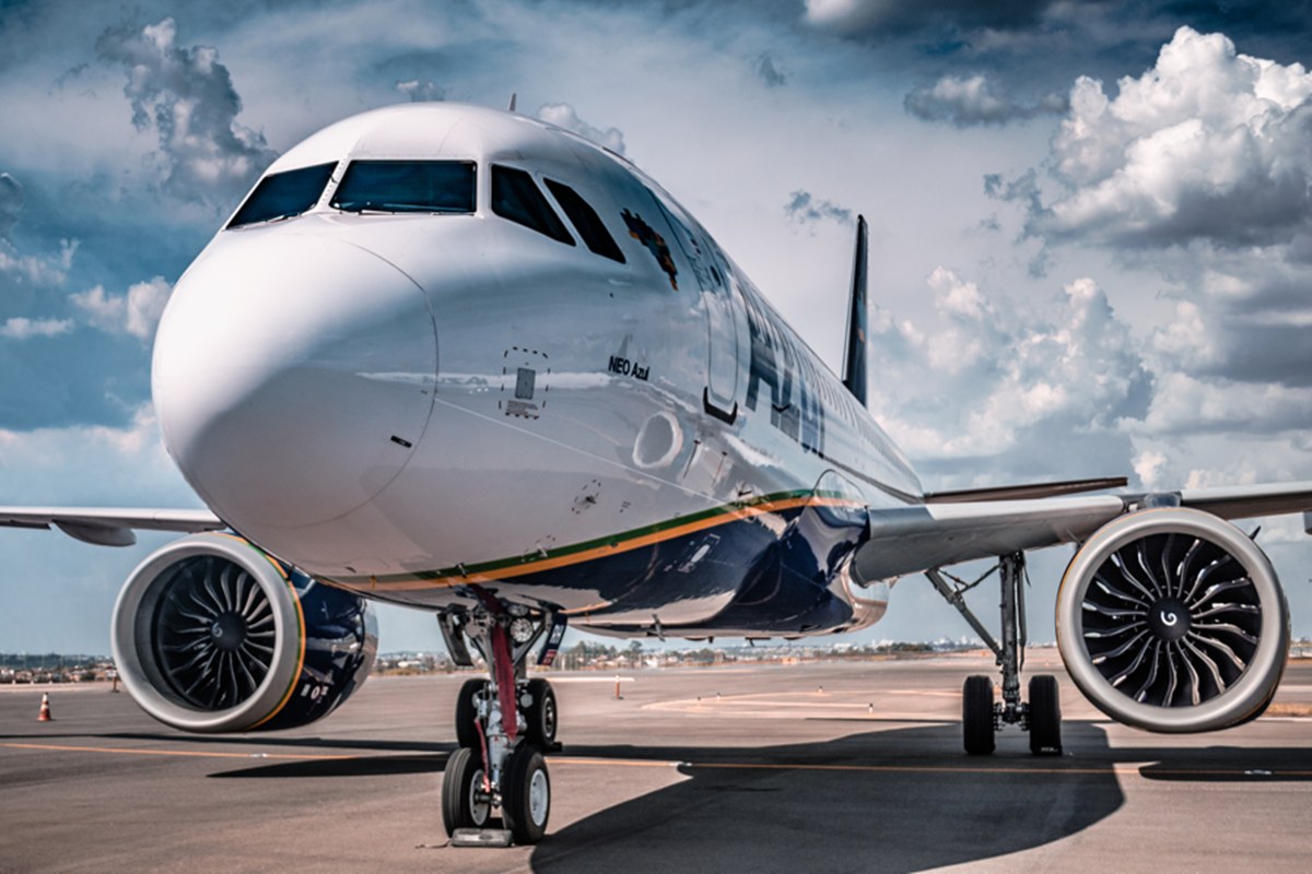 Azul aumenta receita, mas vê prejuízo disparar mais de 1.000%