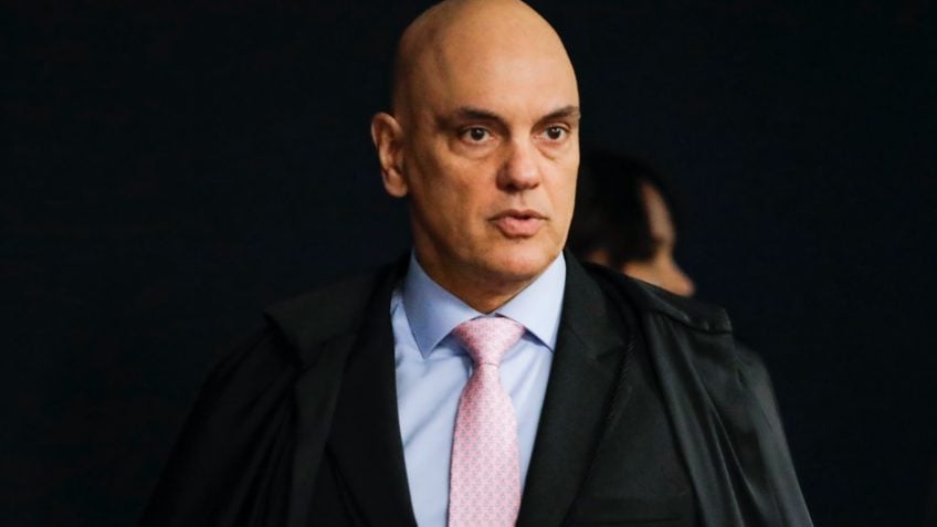 Moraes vota para tornar Eduardo Bolsonaro réu por coação