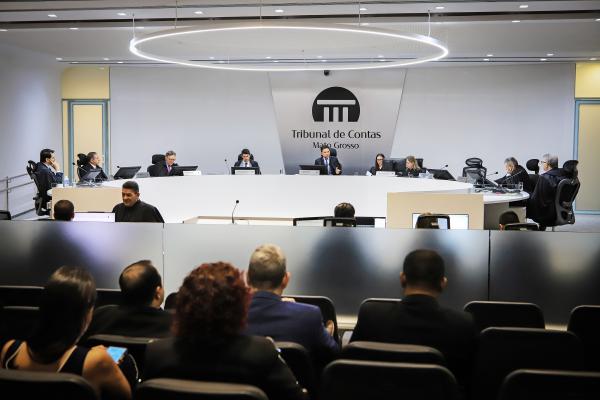 Plenário emite parecer favorável às contas de mais três municípios