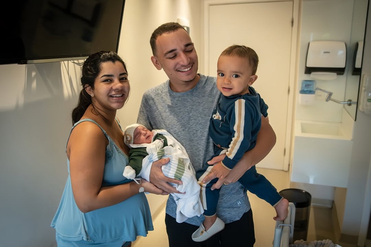 Esposa de João Gomes relata perrengue com o filho durante o Grammy