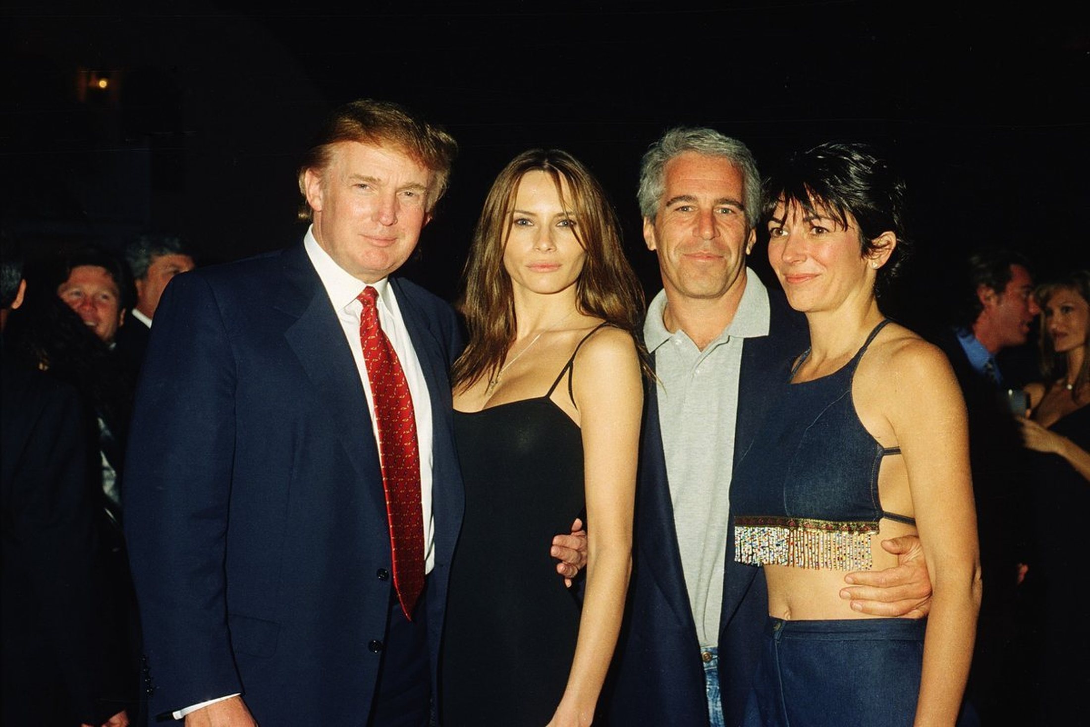 Trump determina apuração sobre relações de Epstein com democratas