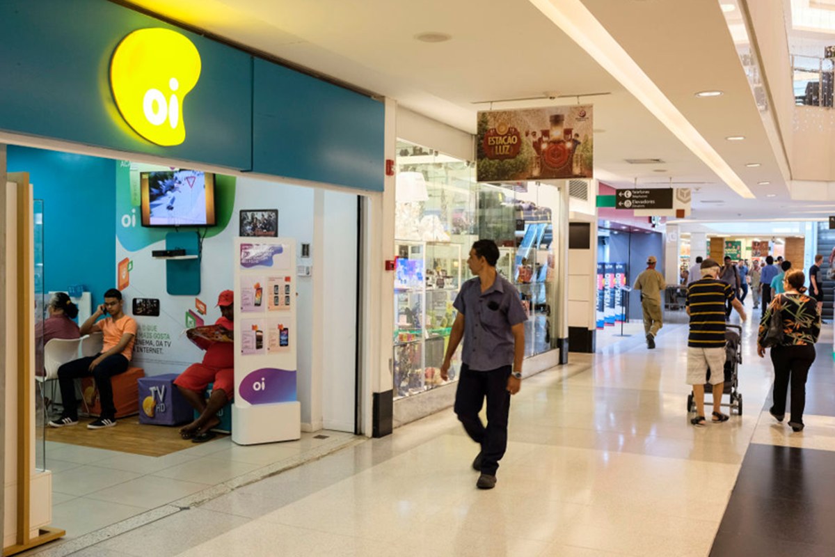 Ação da Oi volta a ser negociada na Bolsa após suspensão de falência