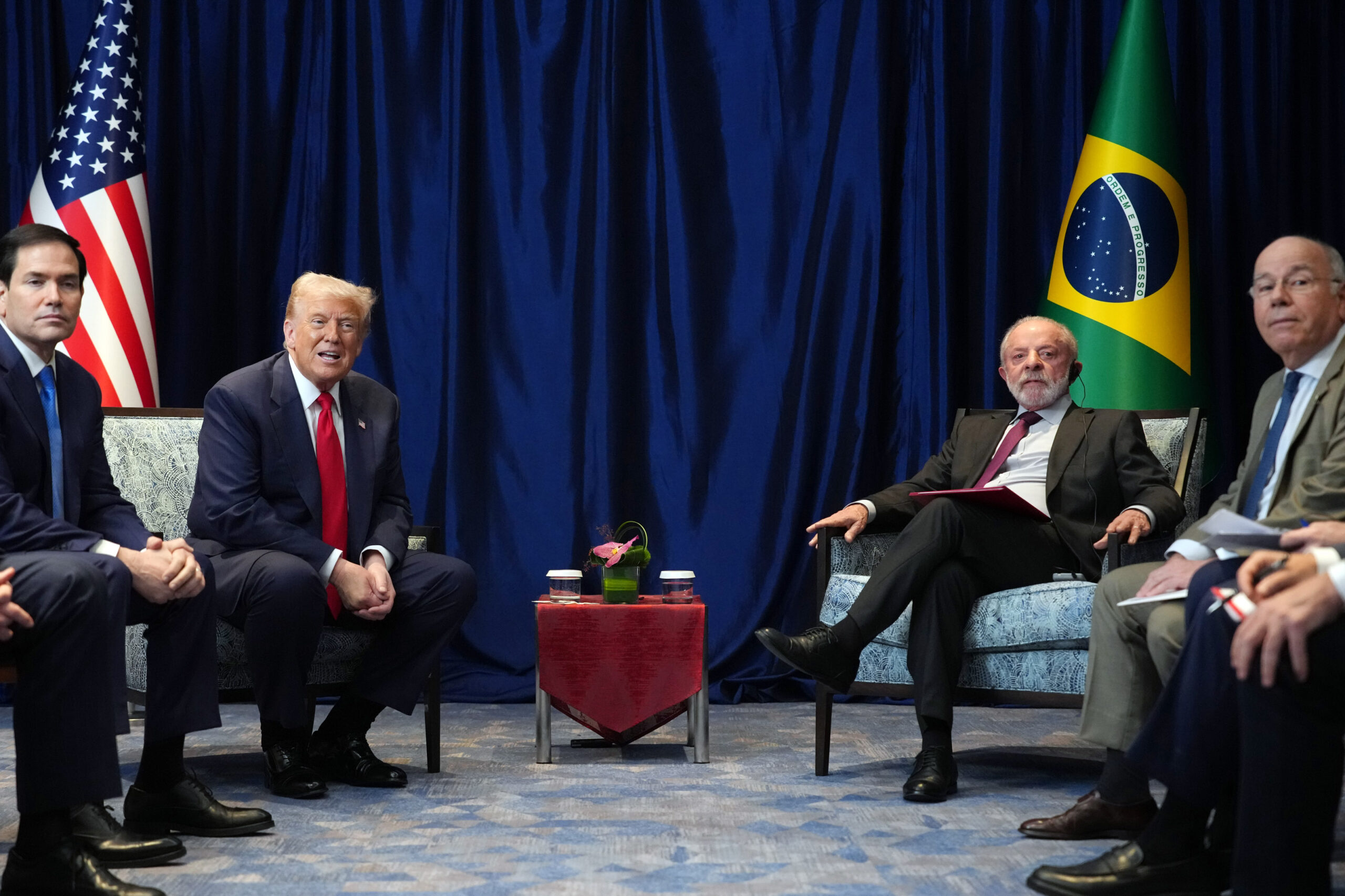 Brasil é citado em ordem executiva de Trump que reduz tarifas. Entenda