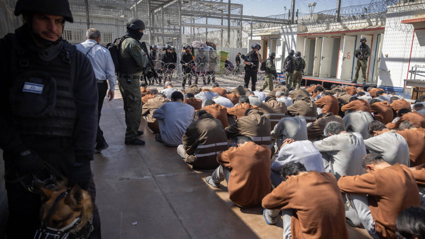 98 palestinos morreram em prisões de Israel em 2 anos, diz organização