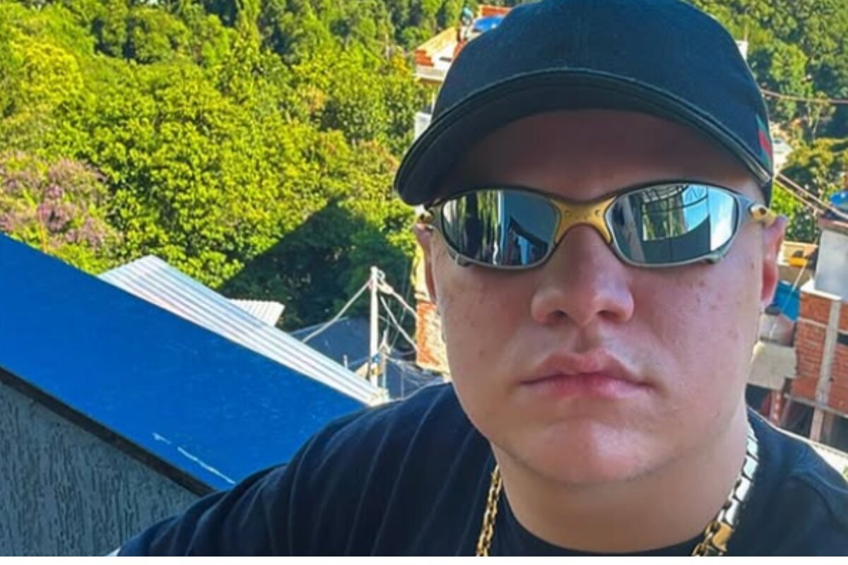 Filho de Deolane diz que cigarro eletrônico matou amigo e faz alerta