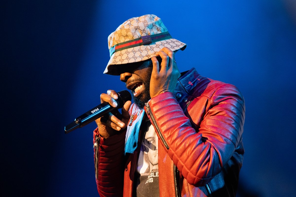 Rapper é condenado a 14 anos de prisão “influência estrangeira ilegal”