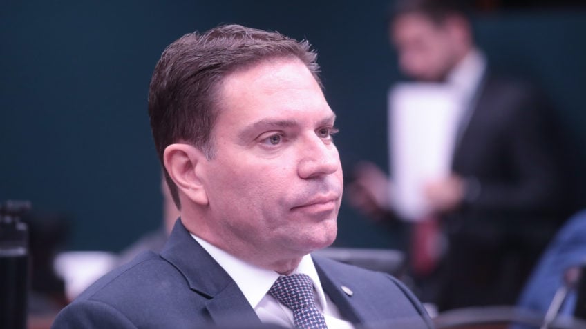 Moraes determina prisão preventiva de Ramagem