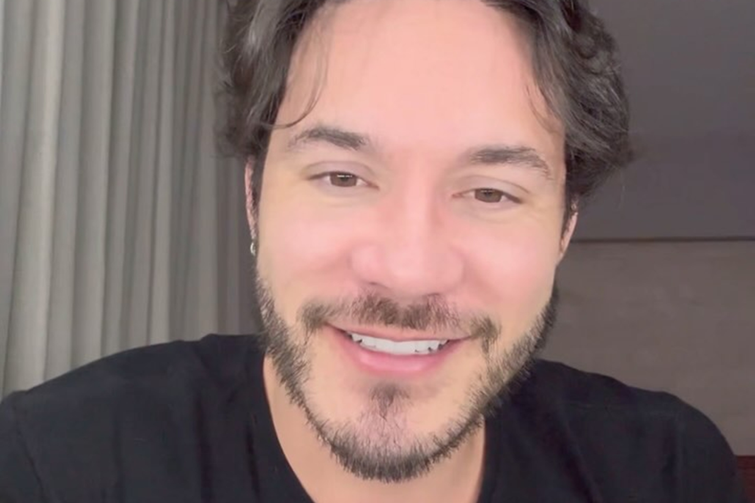 Eliezer relata constrangimento ao fazer exame íntimo