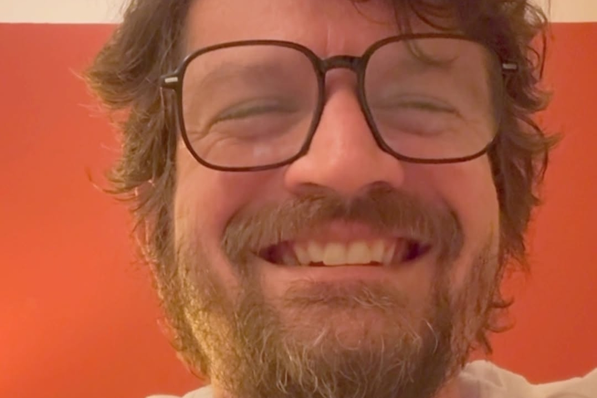 Saulo Fernandes abre o coração após a morte da mãe