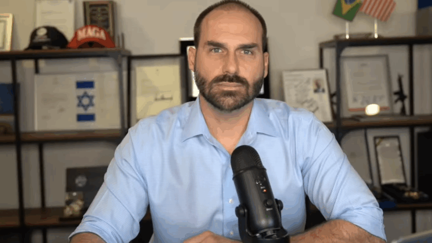 Eduardo diz que seu pai é “torturado” para apoiar candidatura de centro