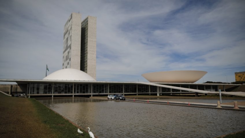 Projeto contra devedor contumaz combate o crime organizado