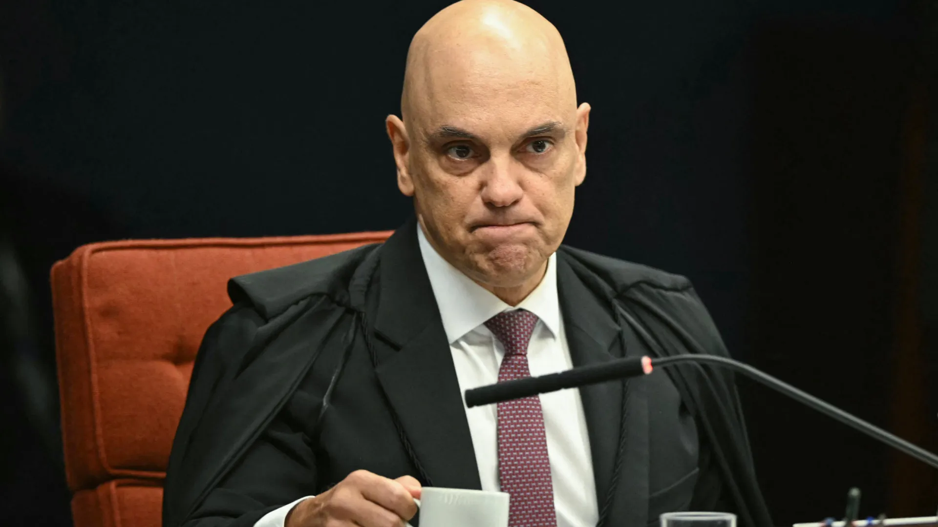 Moraes pede comprovação do histórico clínico de Augusto Heleno