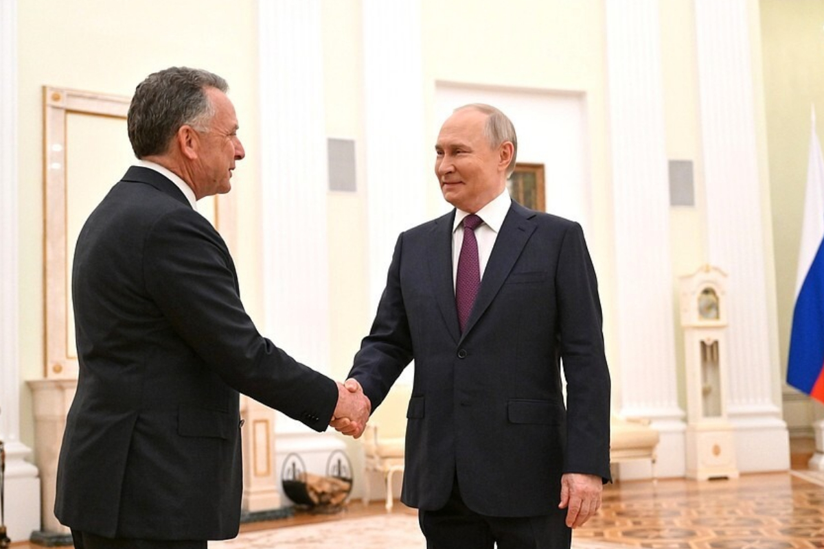 Enviado de Trump se reúne com Putin em busca de plano de paz concreto