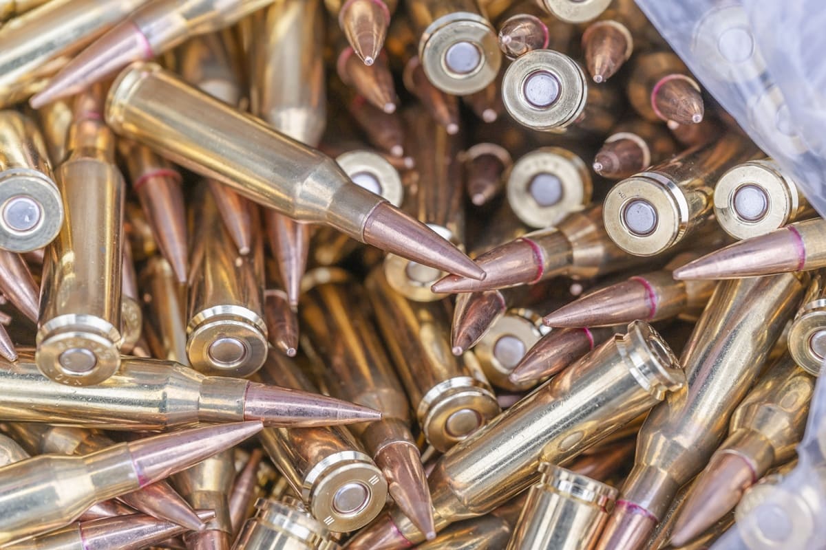 Ladrões roubam carga de 20 mil munições do Exército alemão