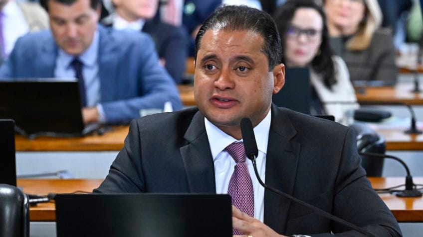 "Saliva é remédio infalível", diz relator sobre articulação por Messias