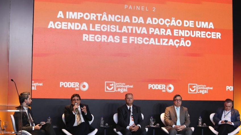 STF virou um balcão de negócios, diz Domingos Sávio
