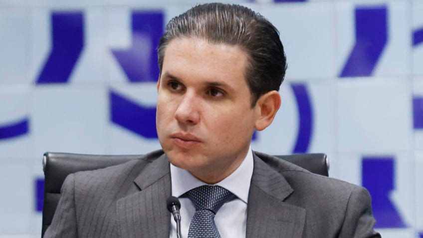 Não há vencedores com "cabo de guerra" entre STF e Senado, diz Motta