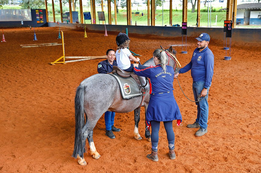 Com dinheiro de emenda, Cuiabá vai incluir equoterapia no SUS