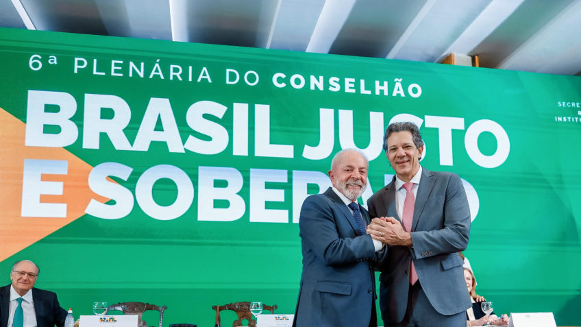 Lula diz que Brasil não precisa ter teto de gastos