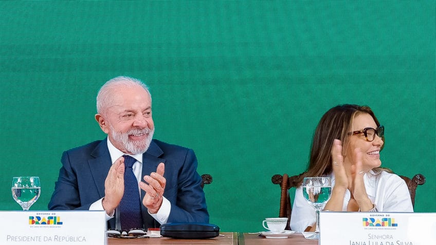 Lula defende jornada de 40 horas e critica modelo atual