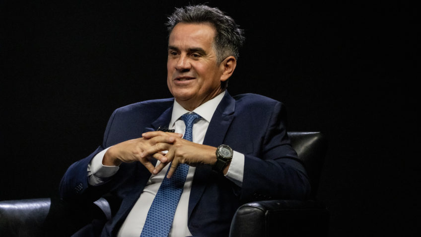 Tarcísio e Ratinho podem unificar a centro-direita em 2026, diz Ciro